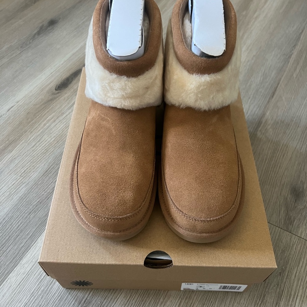 UGG Tan Ankle Boots with Cream Fur